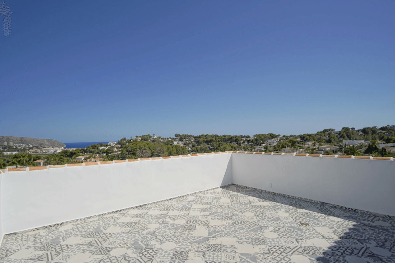 Mediterransk villa med panoramautsikt over havet