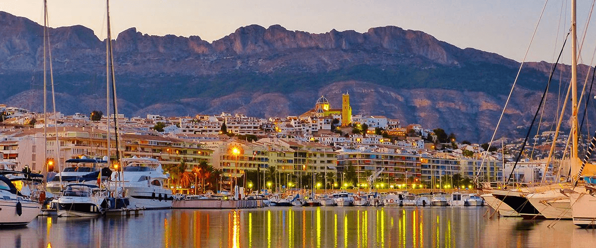Preciosa casa adosada con vistas al mar en Altea Hills