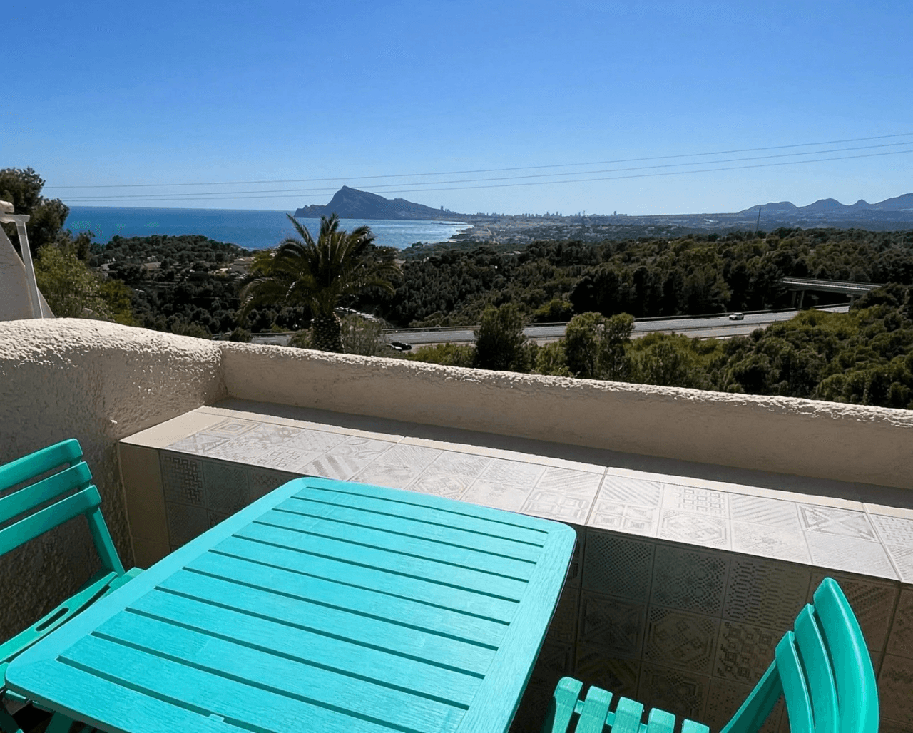 Preciosa casa adosada con vistas al mar en Altea Hills