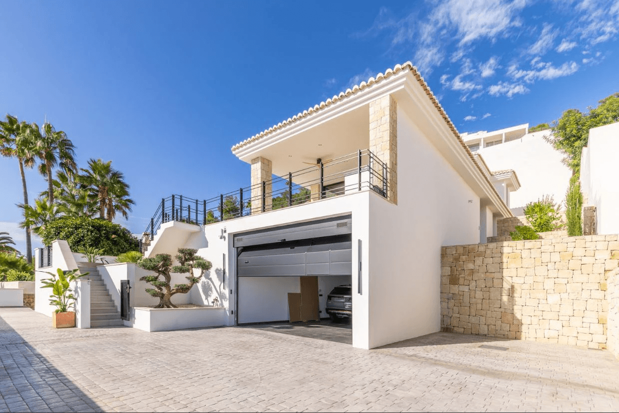 Villa de lujo con vistas panoramicas al mar