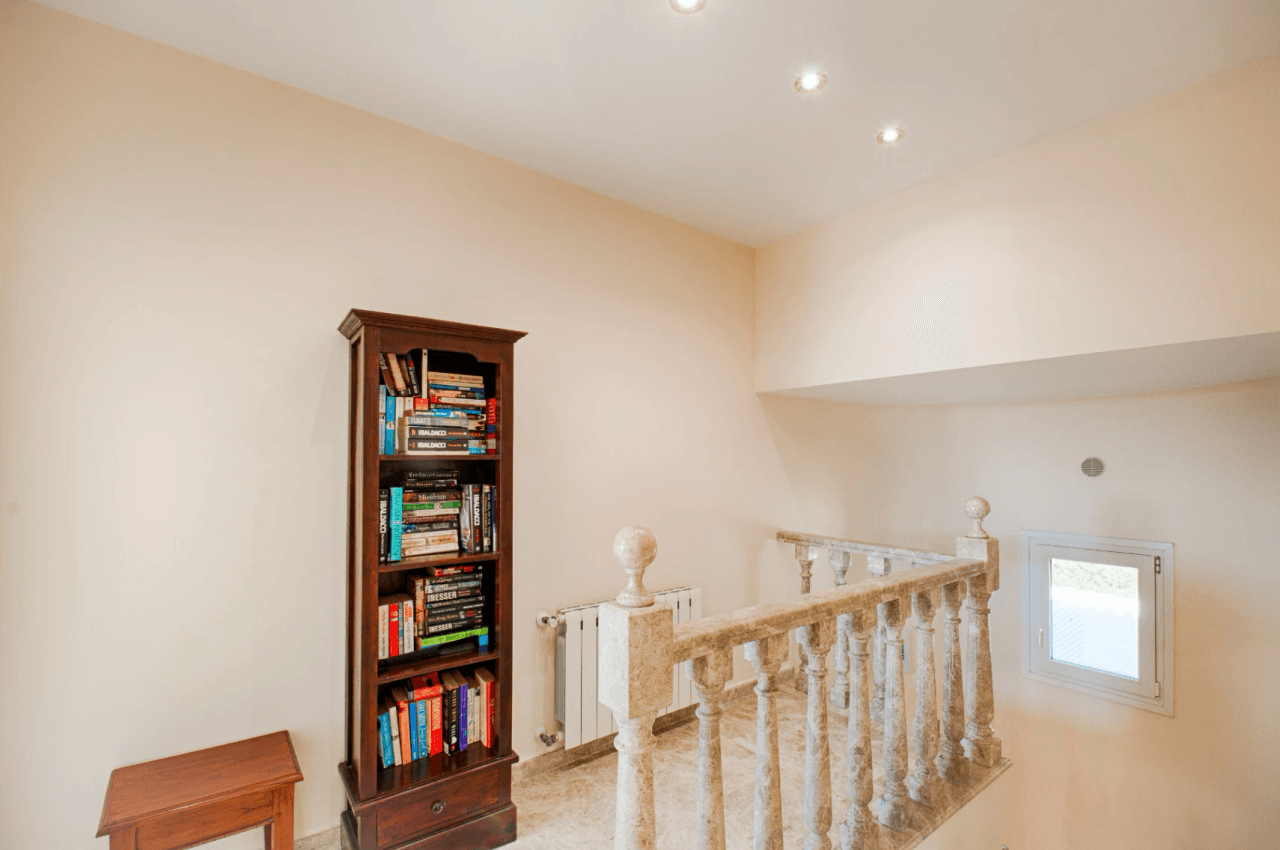 Romslig og elegant villa med havutsikt i Moraira
