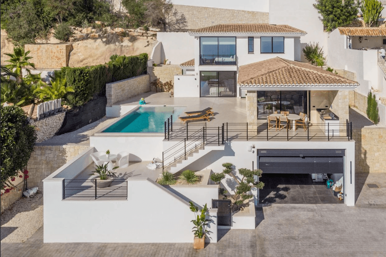 Villa de lujo con vistas panoramicas al mar