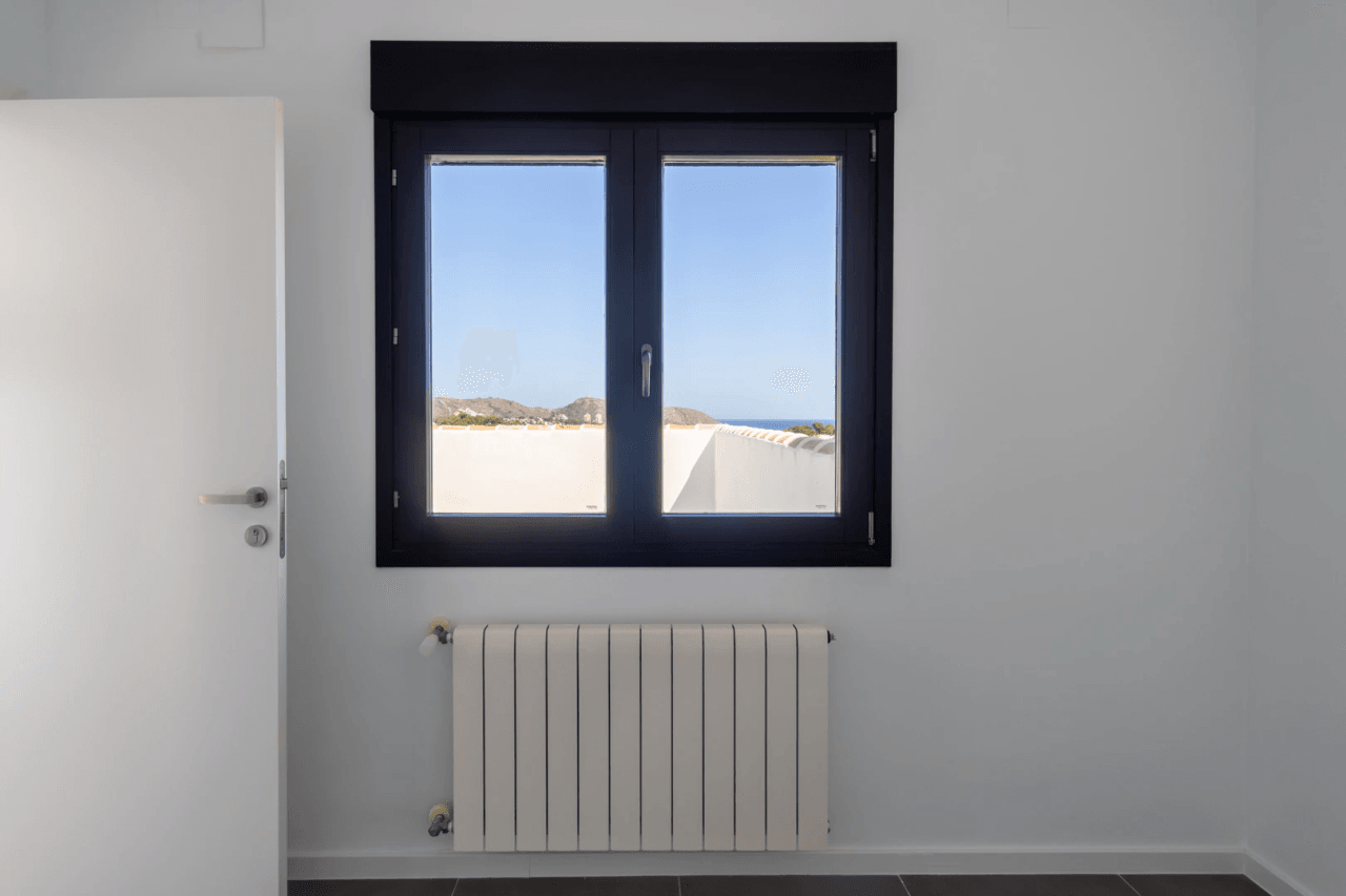 Mediterransk villa med panoramautsikt over havet