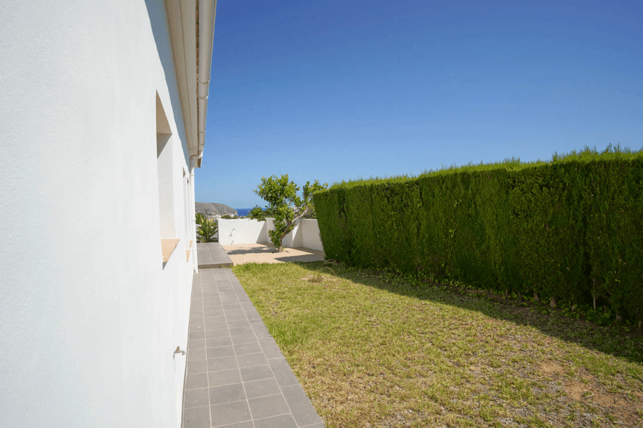 Mediterransk villa med panoramautsikt over havet