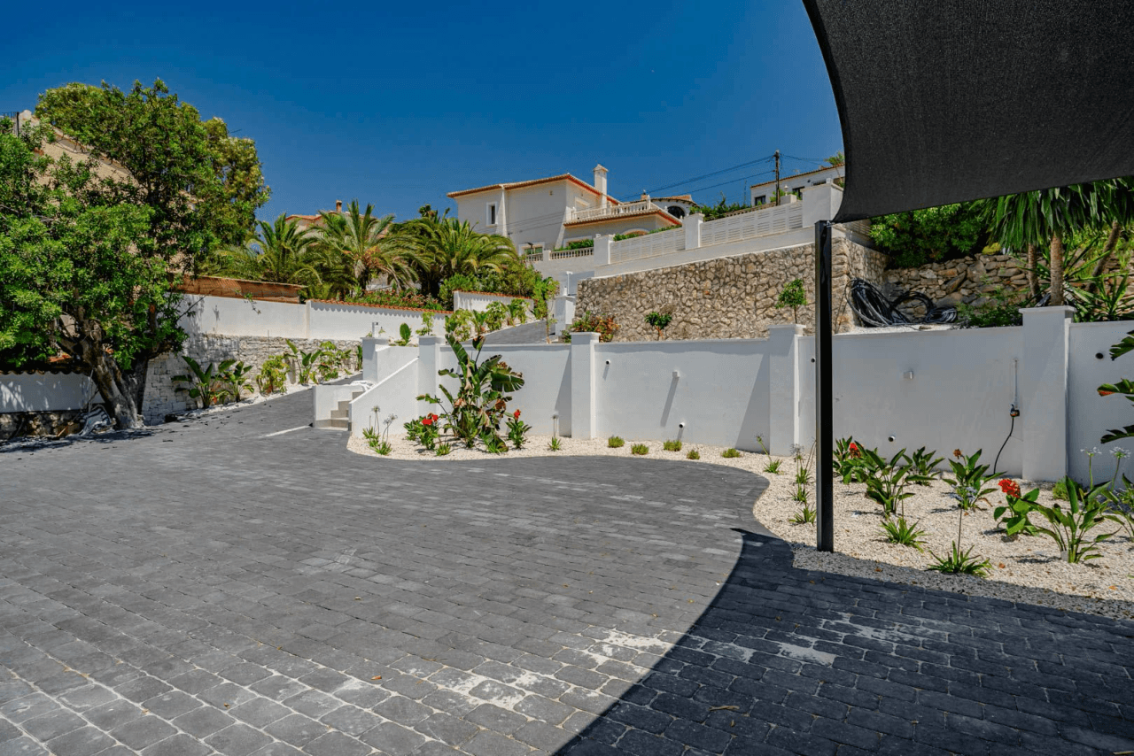 Villa completamente reformada con vistas al mar