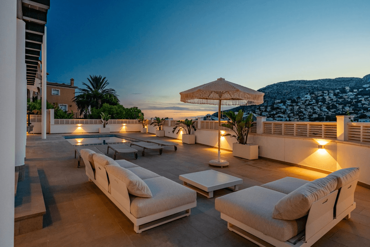Villa completamente reformada con vistas al mar