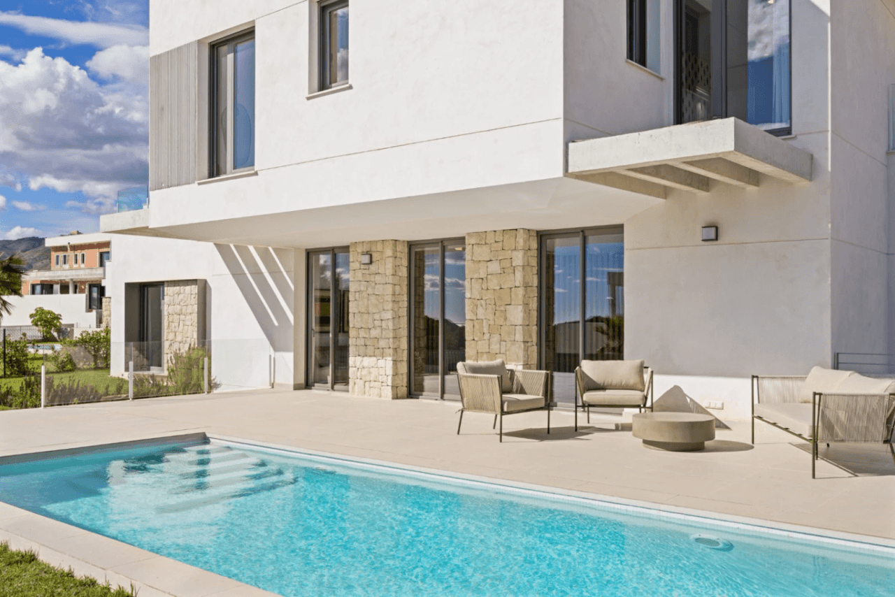 Villa orientación sur y vistas al mar