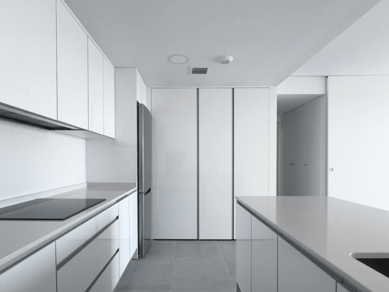 Apartamento moderno recién construido con vistas al mar