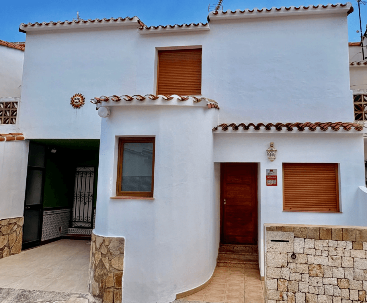 Adosado duplex con terraza privada a poca distancia del la playa