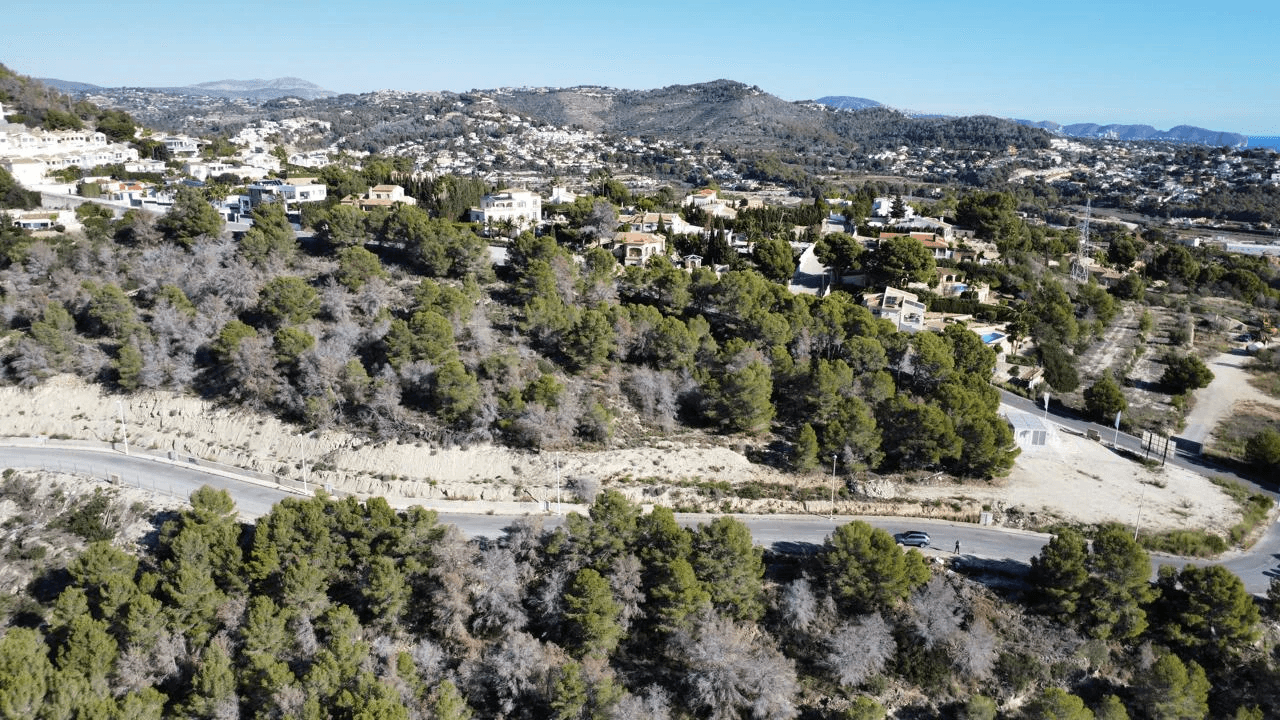 Parcela con orientación sur en Calpe