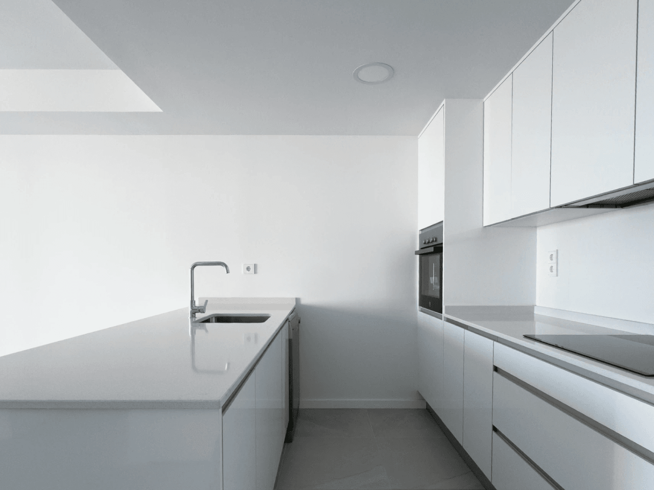 Apartamento moderno recién construido con vistas al mar