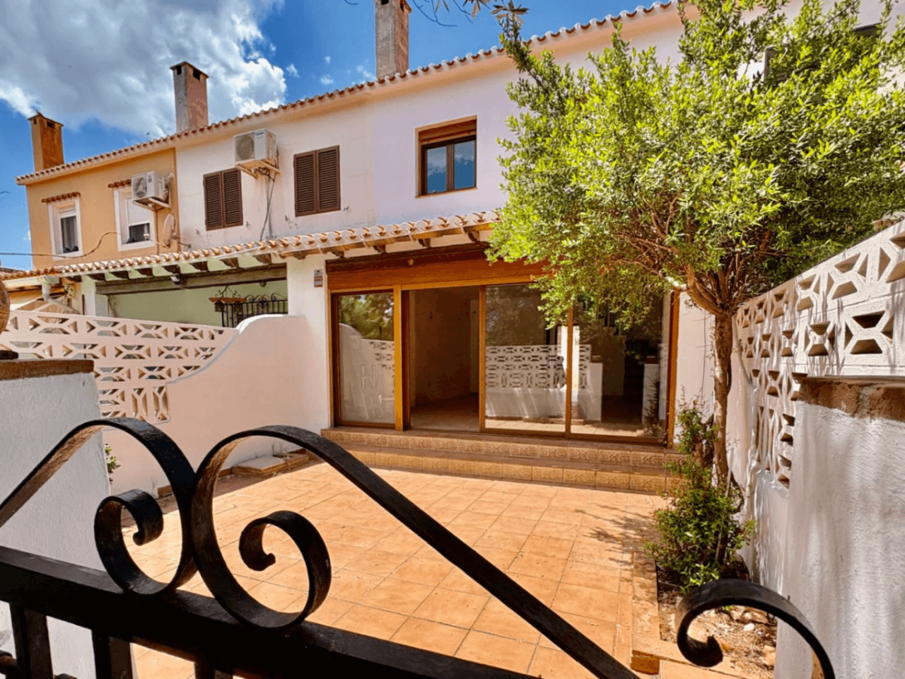 Adosado duplex con terraza privada a poca distancia del la playa