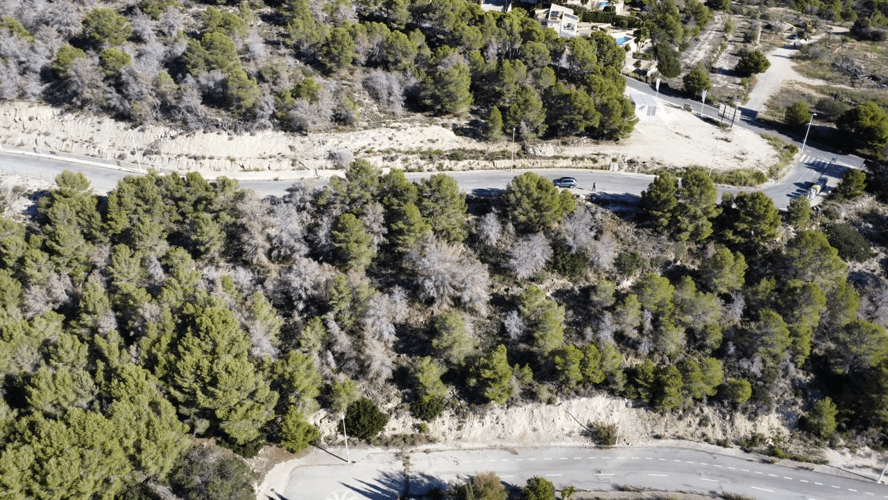 Parcela con orientación sur en Calpe