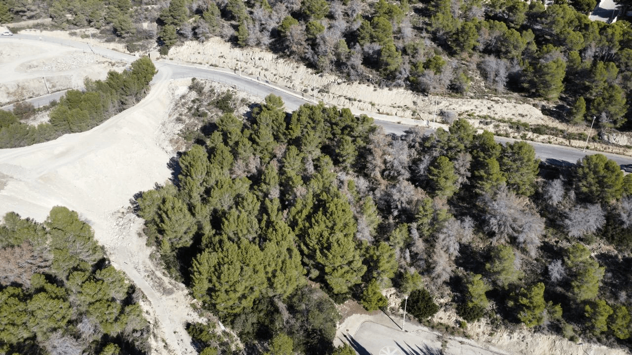 Parcela con orientación sur en Calpe