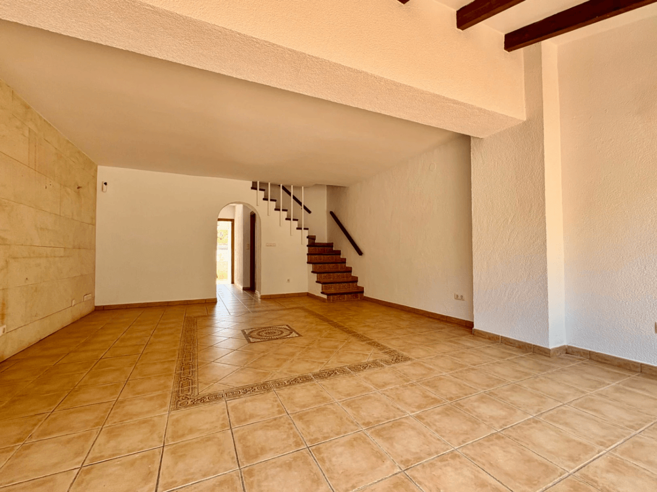 Adosado duplex con terraza privada a poca distancia del la playa