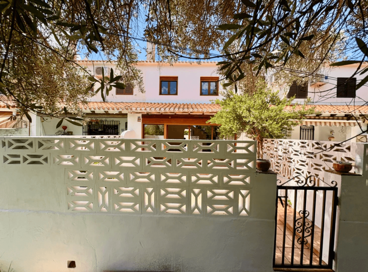 Adosado duplex con terraza privada a poca distancia del la playa